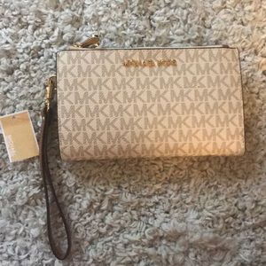 RESERVED-New Authentic Michael Kors Wristlet!